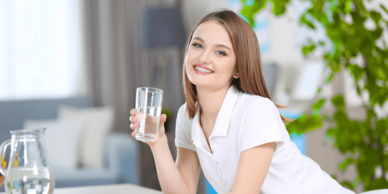The old “8 Glasses a Day” Rule isn’t Just Outdated – in 2025, it Might Actually be Hurting You.