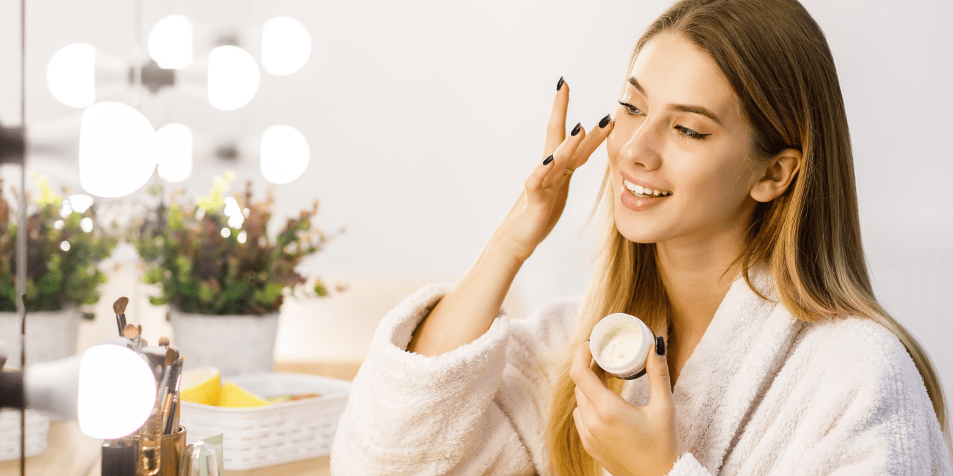 Spring 2026’s Biggest Skincare Shift Is Here: Why American Women Are Ditching Matte Foundations and Embracing “Dewy Barrier Skin” — The Dermatologist-Backed Method That Looks Radiant, Not Greasy